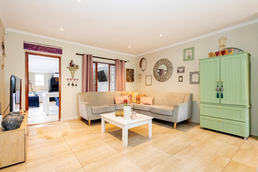 4 Bedroom Property for Sale in Stellenridge Western Cape